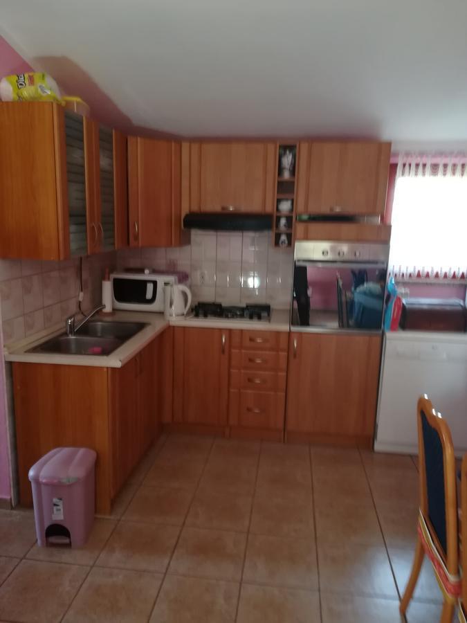 Apartment Matej Šišan Buitenkant foto